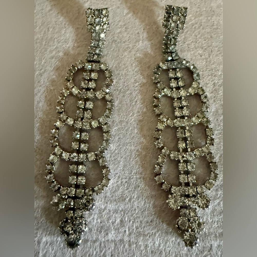 Vintage Drop Dangle Rhinestone Earrings - Sparkling Silver Tone